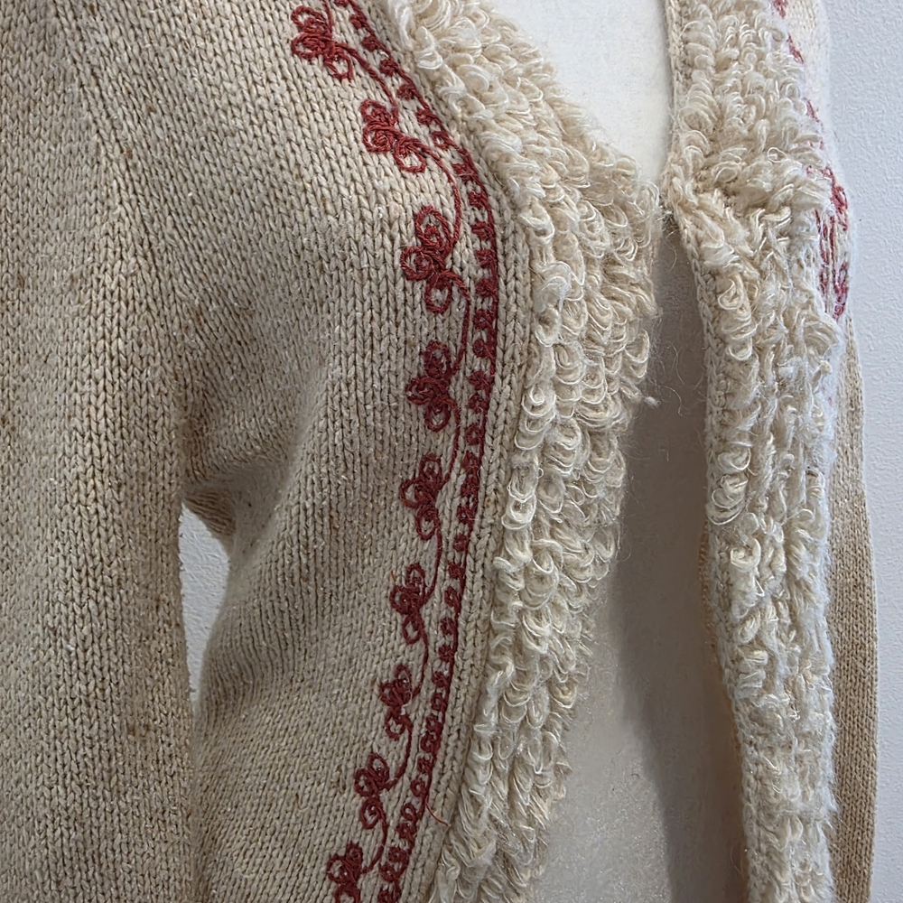 DELIA* - Picture 2 of 4